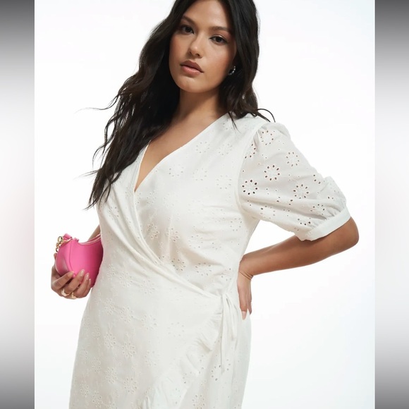 NWT Ruffled Edge Wrap Dress - Addition Elle - Picture 2 of 8